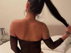 BratWithBenefits - female with black hair webcam at xLoveCam