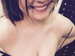 DoraBabe - female with brown hair and  big tits webcam at xLoveCam