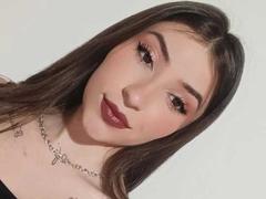 BrendaZambrano - female webcam at xLoveCam