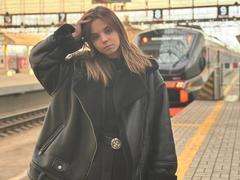 BrigetteLaurie - female with brown hair webcam at xLoveCam