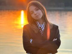 BrigetteLaurie - female with brown hair webcam at xLoveCam