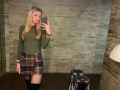 BrightBliss - female webcam at xLoveCam