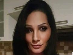 Brighy - female with black hair webcam at xLoveCam