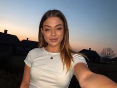 BritnyDesire - blond female with  small tits webcam at xLoveCam