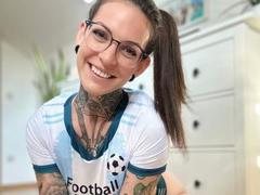 BrownieyQueen-hot - female with brown hair webcam at xLoveCam