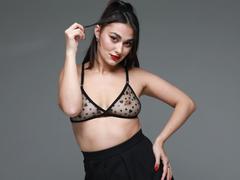 BrunetteBabeXX-hot - female with brown hair webcam at xLoveCam