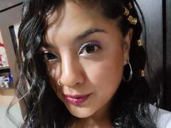 BrunetteLiaSex - female webcam at xLoveCam