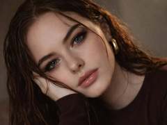 BryannaCrecelius - female with brown hair and  big tits webcam at xLoveCam