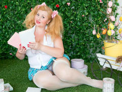BustyBambina - female with red hair and  big tits webcam at ImLive