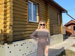Byanka-hot - blond female webcam at xLoveCam