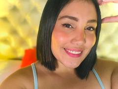 Caroline_Muller from ImLive