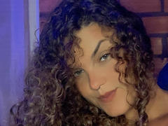 CachinHosB - blond female webcam at xLoveCam