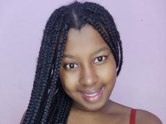 Caissahnana from xLoveCam