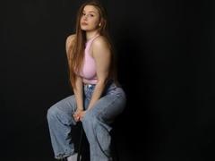 CameliaKorman - female webcam at xLoveCam