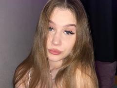 CameliaKorman - female webcam at xLoveCam