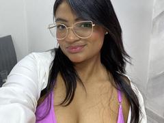 CameronJones - female with brown hair and  big tits webcam at ImLive