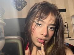 EllieDubois - female with brown hair and  big tits webcam at LiveJasmin