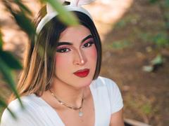 CamiRouxX - blond shemale webcam at xLoveCam