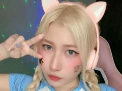 CamiSexiest - blond female webcam at xLoveCam