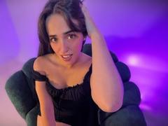 CamilaRossi - female with black hair webcam at xLoveCam