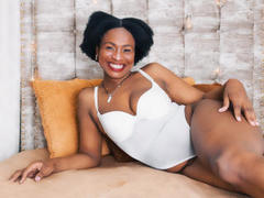 CamilaSandovali - female with brown hair webcam at LiveJasmin