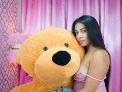 NinaCollins - female with black hair webcam at ImLive