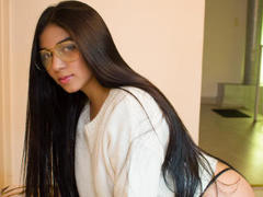 NinaCollins - female with black hair webcam at ImLive