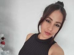 CamillePaulis - female with brown hair webcam at xLoveCam