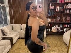 CamilleJuicy - female with black hair and  big tits webcam at xLoveCam