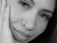 CamilleJuicy - female with black hair and  big tits webcam at xLoveCam