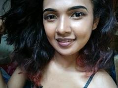 CamilleKm - female with black hair webcam at xLoveCam