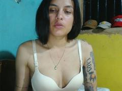 LadyPixie - female with brown hair webcam at xLoveCam