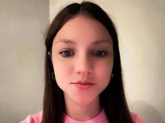 CammieRosalie - female with brown hair and  big tits webcam at xLoveCam