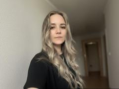 CandiCage - female with brown hair webcam at LiveJasmin