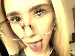 CandiceLothringer - blond female with  big tits webcam at xLoveCam