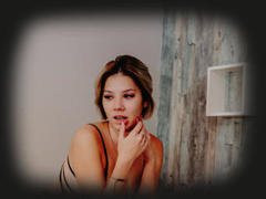 KristalKellie - female with black hair and  big tits webcam at xLoveCam