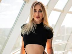 CandyGraces - blond female webcam at xLoveCam