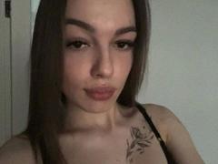 CandyGyrl-hot - female with brown hair webcam at xLoveCam