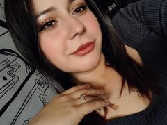 CandyI - female with brown hair webcam at xLoveCam
