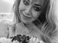 CandyLadyZ - blond female with  big tits webcam at xLoveCam