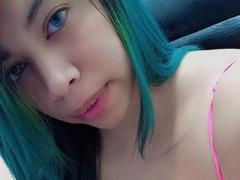 CandyLatinAh - female with  big tits webcam at xLoveCam