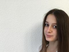 CandyMary222 - female with brown hair and  big tits webcam at ImLive