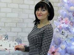 CandyOLime - female with brown hair and  small tits webcam at xLoveCam