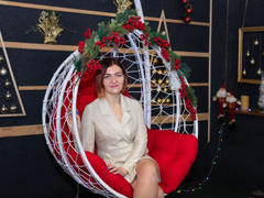 CandyOLime - female with brown hair and  small tits webcam at xLoveCam