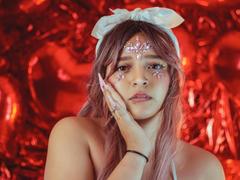 CandySwan from xLoveCam