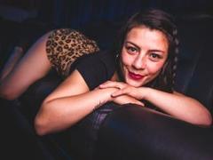 CamilaWinston - female with brown hair webcam at LiveJasmin