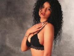 CanelaLeBranc - female with black hair webcam at xLoveCam