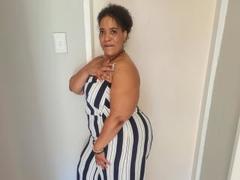 CaramelHugeAss - female webcam at xLoveCam