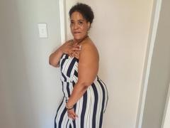 CaramelHugeAss from xLoveCam