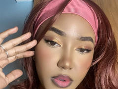 Caramelie from xLoveCam